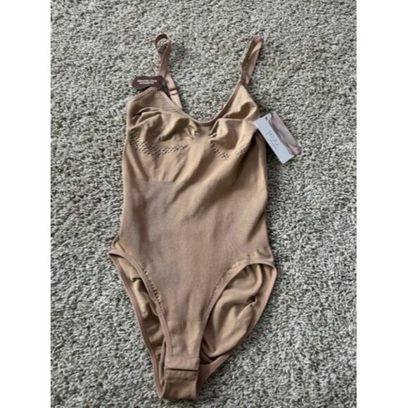 Comfort by Real Smooths Silhouete Seamless Shaping BodySuit Size Medium Ruched - Picture 1 of 16
